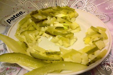 Салат из картофеля с огурцами и луком "Каменный цветок" - приготовление