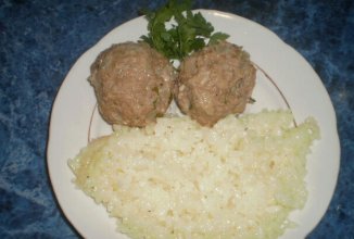 Паровые рыбные котлеты с рисом