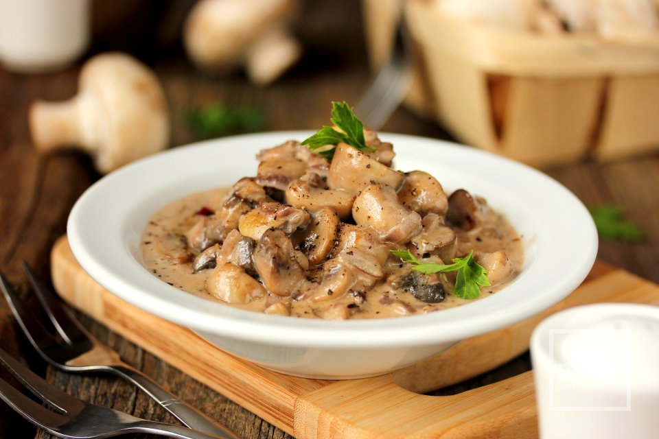 Шампиньоны в сливочном соусе - Шаг 12