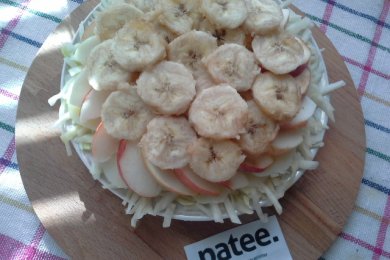 Салат из картофеля, яблок и бананов с имбирем - приготовление