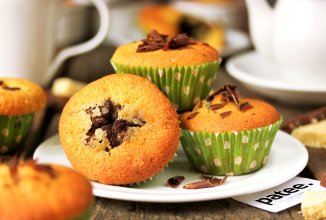 Миндальные маффины с трюфельной начинкой