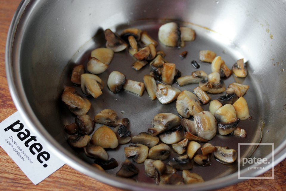 Равиоли с рыбой и грибами - Шаг 8