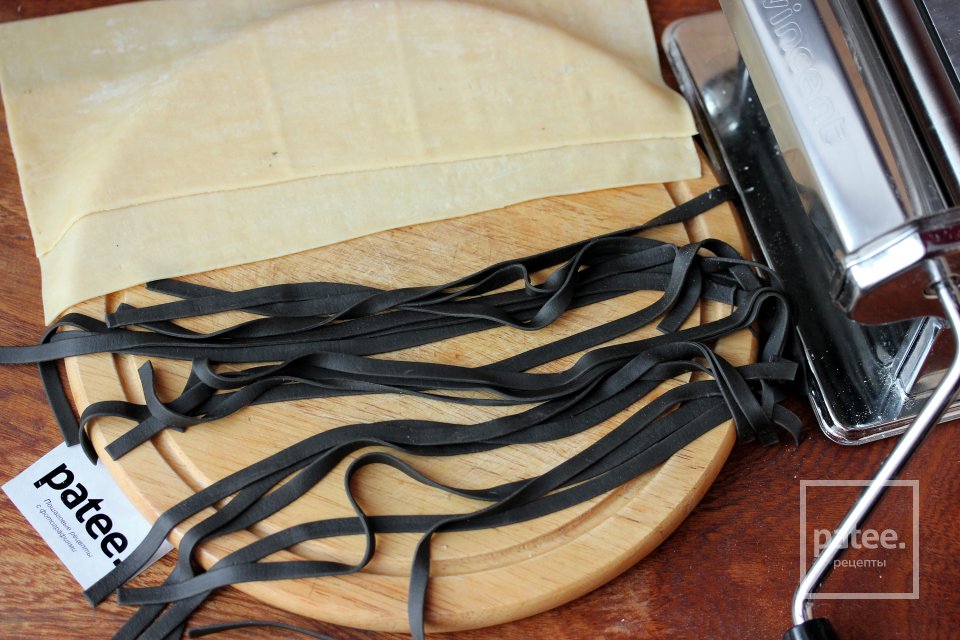 Равиоли с рыбой и грибами - Шаг 13