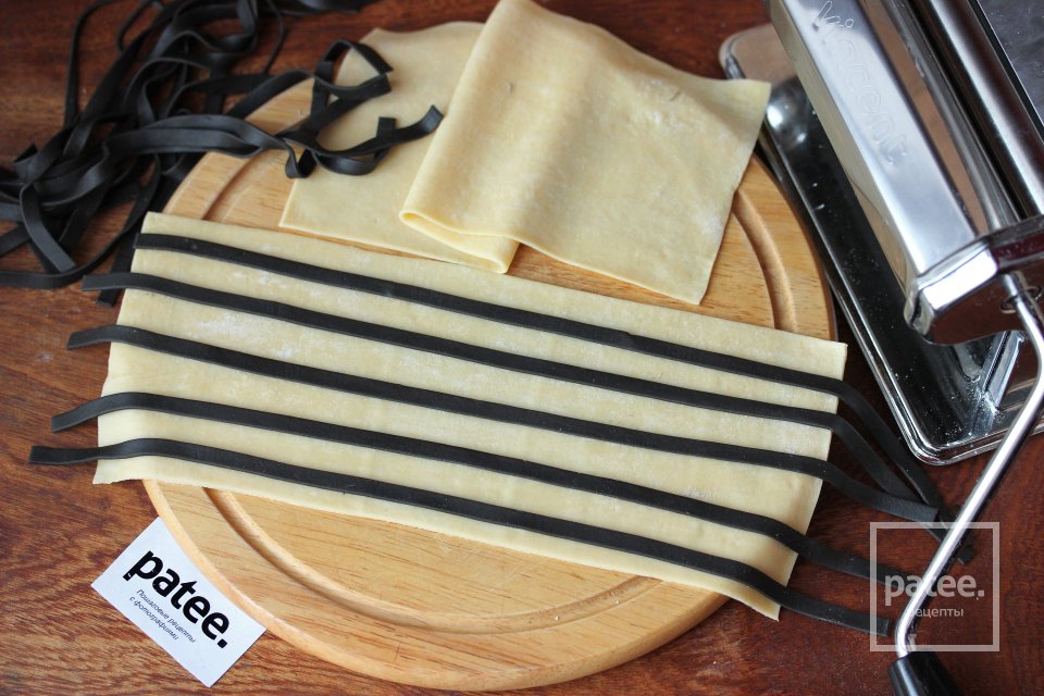 Равиоли с рыбой и грибами - Шаг 14