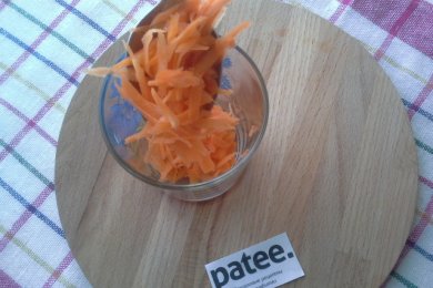 Салат из моркови со сметаной "Красота" - приготовление