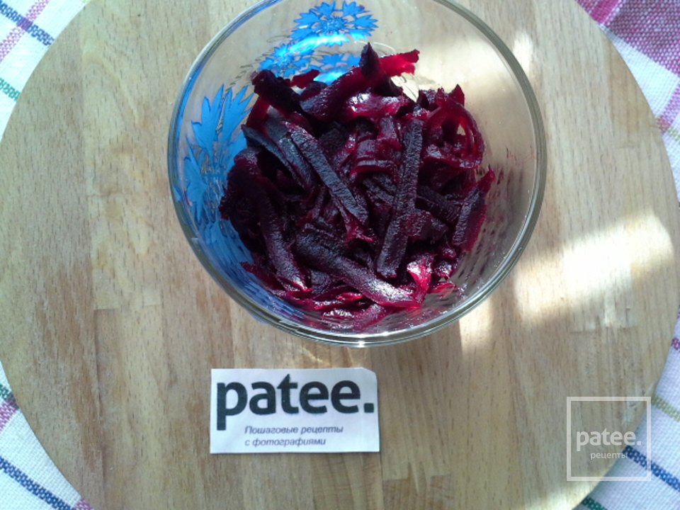 Салат из свеклы со сметаной "Молодость" - Шаг 6