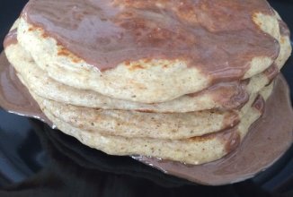 Творожные панкейки с овсяными отрубями и корицей