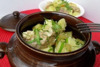 Свинина в горшочке с картофелем