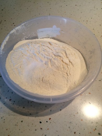 Фокачча с маслинами и розмарином - Шаг 1