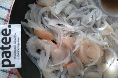 Котлеты с яблочно-луковым соусом - приготовление