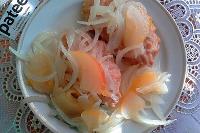 Котлеты с яблочно-луковым соусом - приготовление