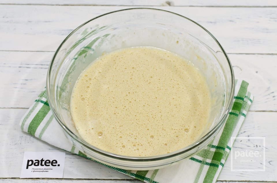 Яблочный пирог с засахаренными орешками - Шаг 7