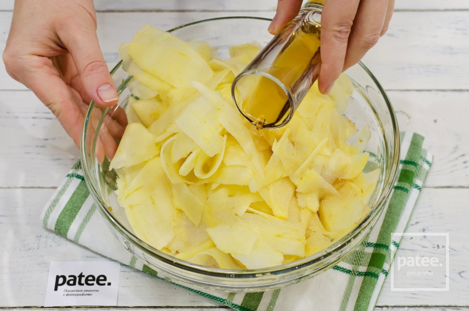 Яблочный пирог с засахаренными орешками - Шаг 9