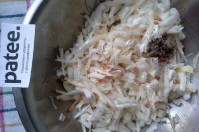 Салат из маринованной капусты с ароматизированным маслом - приготовление
