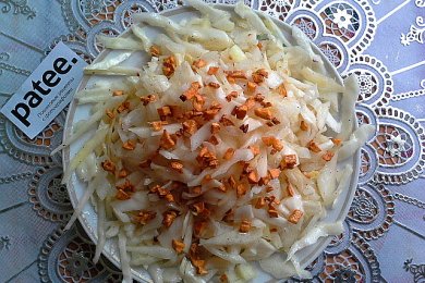 Салат из маринованной капусты с ароматизированным маслом - приготовление