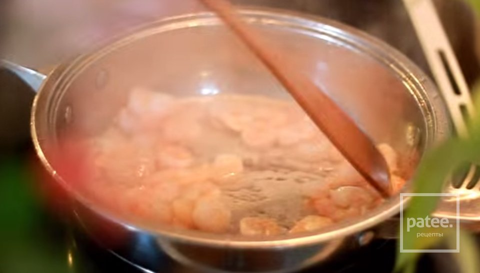 Паста с креветками в сливочном соусе. - Шаг 3