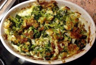 Брокколи с курицей в сливочном соусе