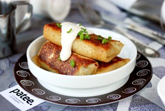 Блины фаршированные рыбой и сыром