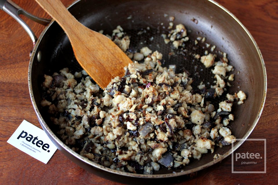 Блины фаршированные рыбой и сыром - Шаг 7