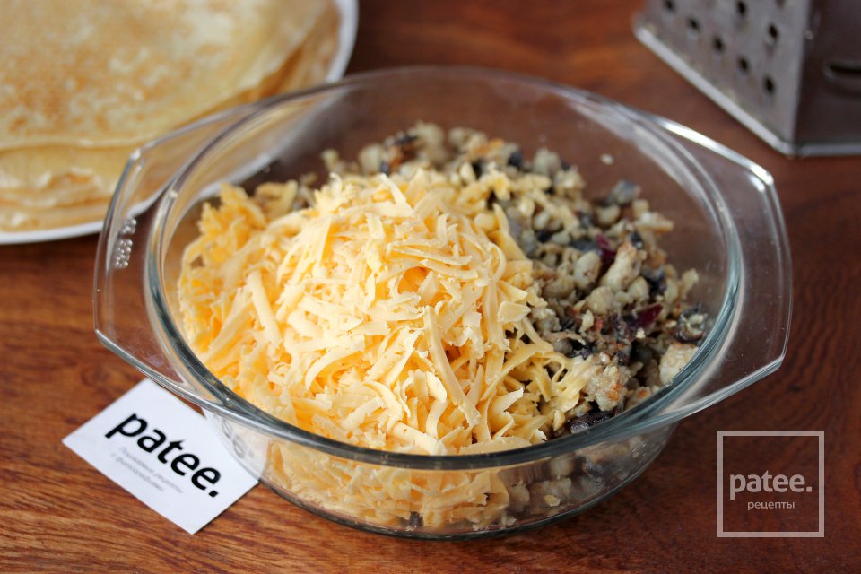 Блины фаршированные рыбой и сыром - Шаг 8