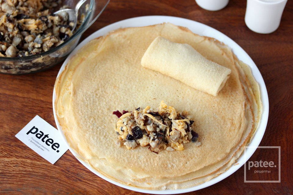 Блины фаршированные рыбой и сыром - Шаг 9