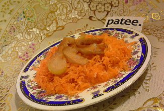Морковный салат с кисло-сладким яблочным соусом