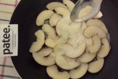 Морковный салат с кисло-сладким яблочным соусом - приготовление