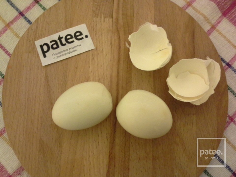 Салат из сыра с чесноком - Шаг 2