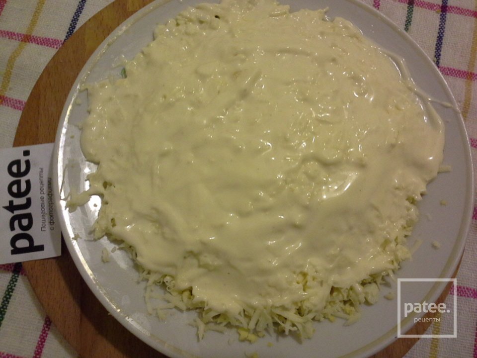 Салат из сыра с чесноком - Шаг 11