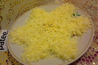 Салат из сыра с чесноком - приготовление