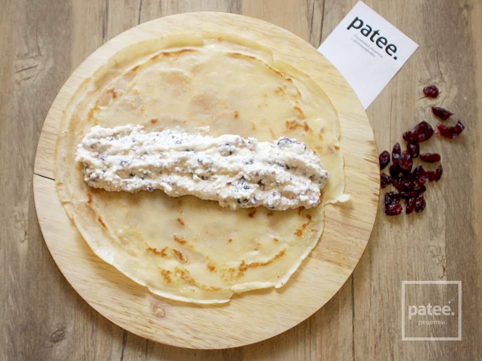 Блинная запеканка с творогом и клюквой - Шаг 5