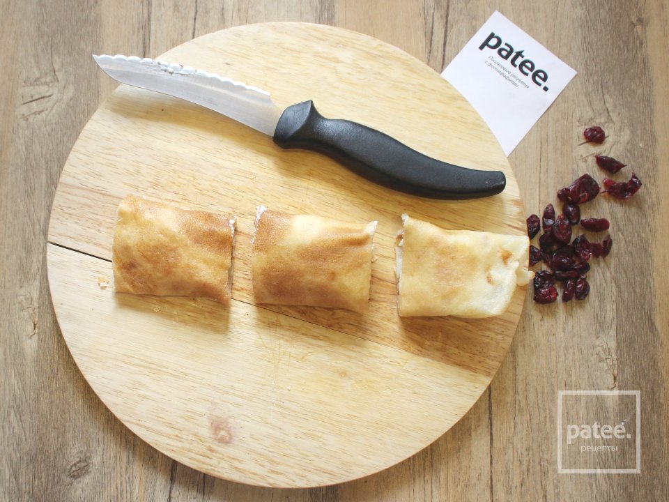 Блинная запеканка с творогом и клюквой - Шаг 7