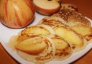 Оладушки с яблоком