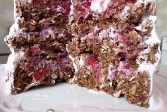 Шоколадно-овсяный кекс с вишней