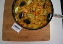 Простая паэлья с морепродуктами
