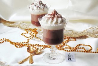 Желе из какао со взбитыми сливками