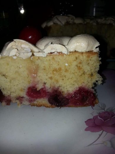 Шарлотка с вишней и безе. - Шаг 6