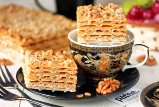 Вафельный торт с вареной сгущёнкой