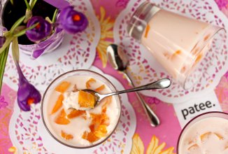 Сметанное желе с персиками