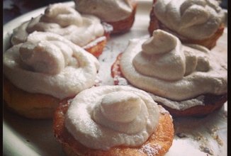 Творожные кексы с творожным кремом