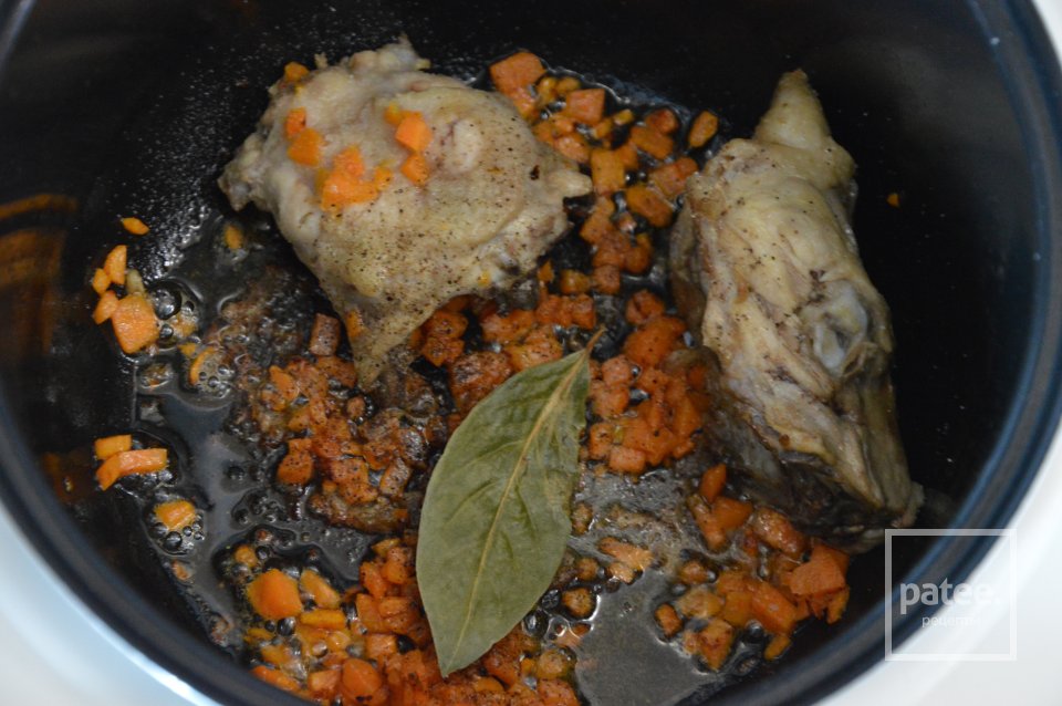 Щи из квашеной капусты в мультиварке - Шаг 6