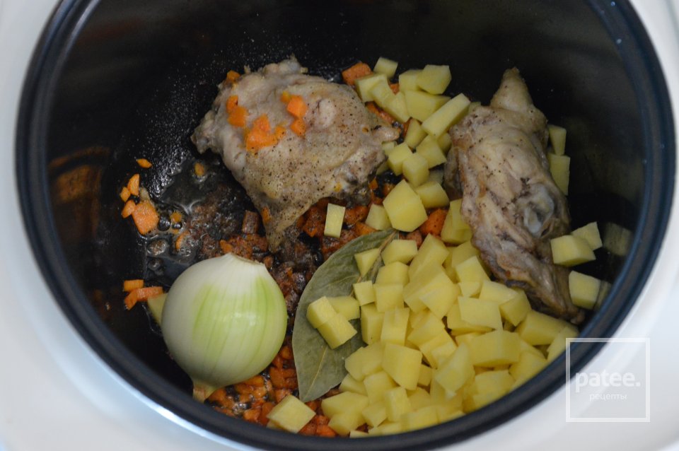 Щи из квашеной капусты в мультиварке - Шаг 7