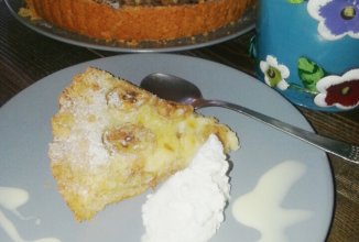 Пряный пирог с бананами и мороженым