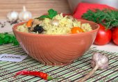 Плов со свининой и черносливом