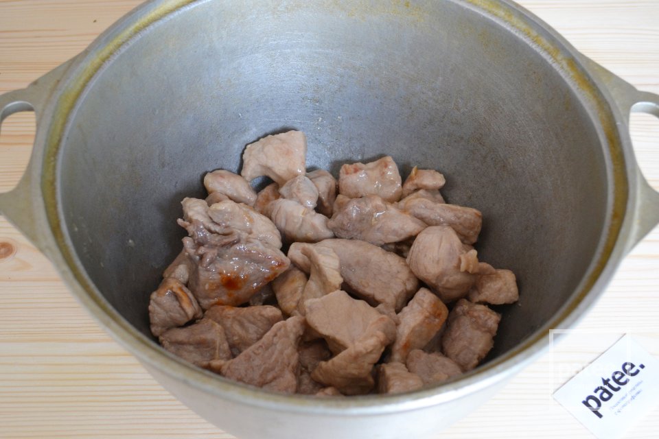 Плов со свининой и черносливом - Шаг 7