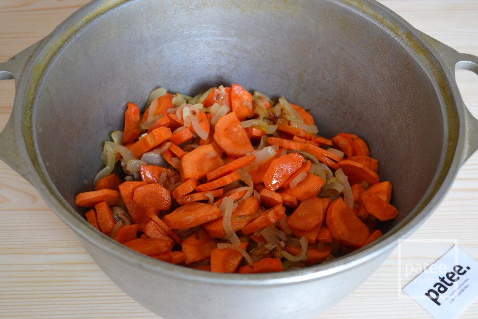 Плов со свининой и черносливом - Шаг 8