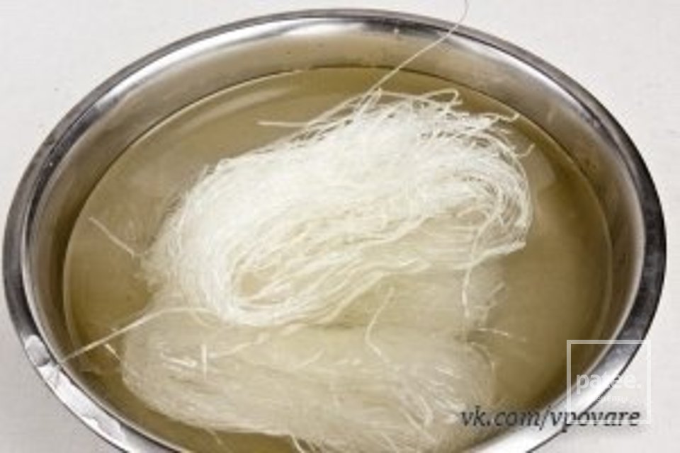 Фунчоза с грибами и овощами - Шаг 5