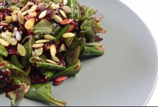 Салат из запеченной свеклы с корном.