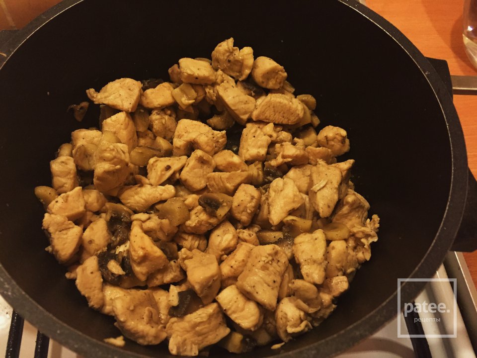 Пюре с курицей и грибами - Шаг 6