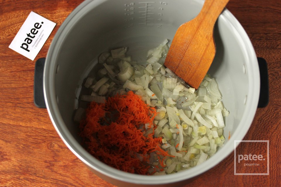 Суп с плавленым сыром и вермишелью в мультиварке - Шаг 4